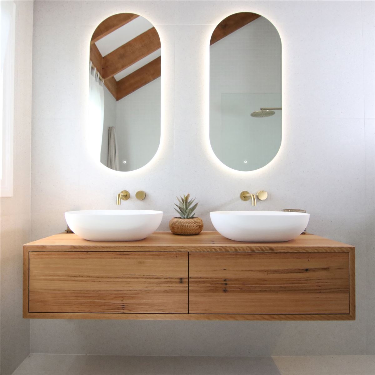 Oval mirror with lights cheap